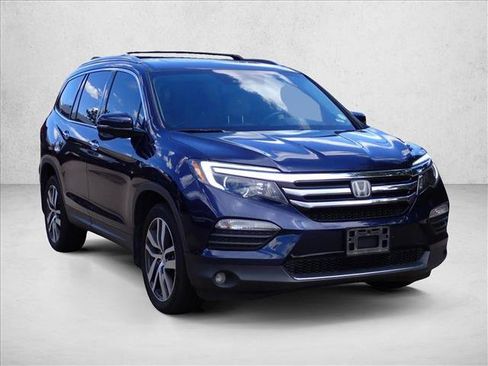 Used 2018 Honda Pilot Touring image 10
