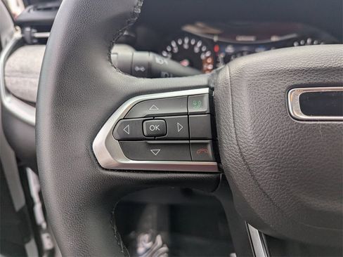 Used 2024 Jeep Compass Latitude image 27