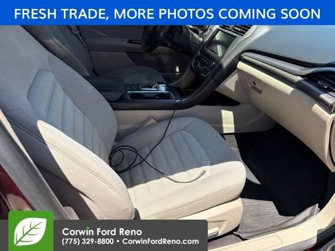 Used 2017 Ford Fusion SE w/ Fusion SE Technology Package FWD image 13