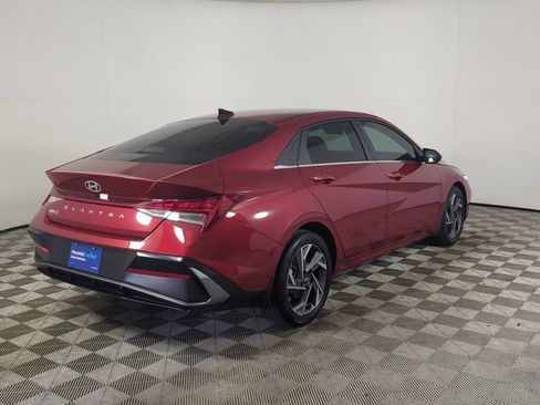 Certified 2025 Hyundai Elantra SEL FWD image 5