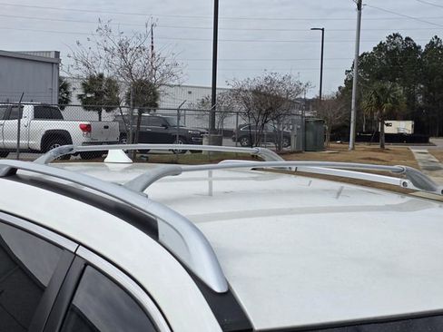 Used 2017 Nissan Rogue SV image 24