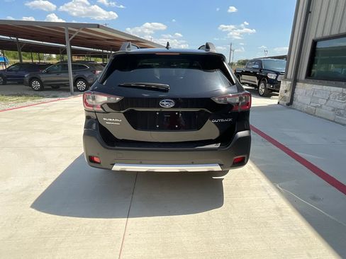 Used 2025 Subaru Outback Limited AWD/4WD image 4
