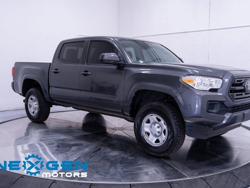 Used 2019 Toyota Tacoma SR image 1