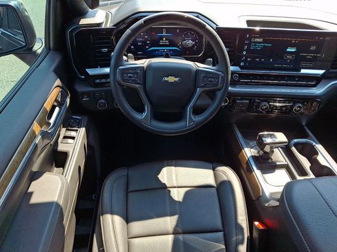 Certified 2026 Chevrolet Silverado 1500 High Country AWD/4WD image 11