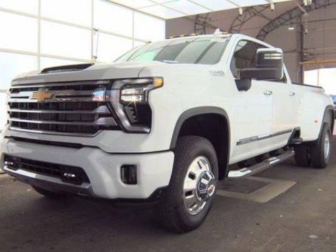 Certified 2024 Chevrolet Silverado 3500 High Country w/ Technology Package image 1