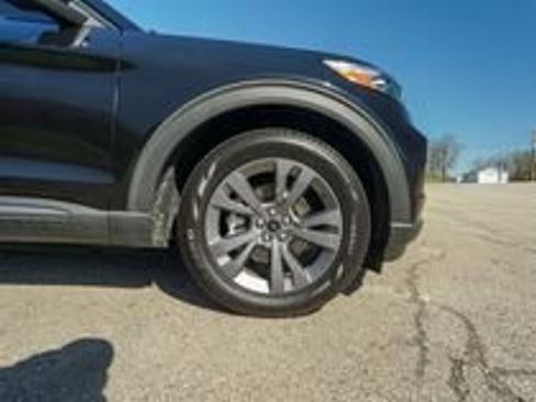 Used 2022 Ford Explorer XLT w/ Equipment Group 202A image 30