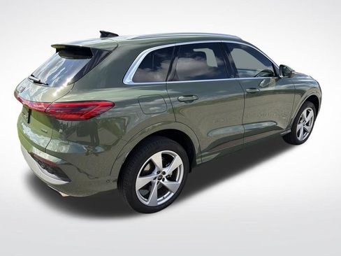 Used 2025 Audi Q5 Premium Plus w/ Premium Plus AWD/4WD image 4