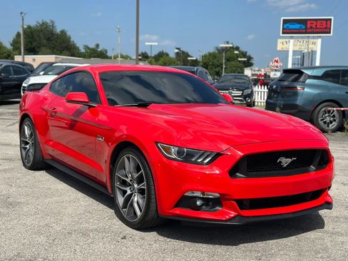 Used 2017 Ford Mustang GT Premium RWD image 3