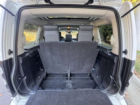 Used 2016 Land Rover LR4 HSE LUX image 36