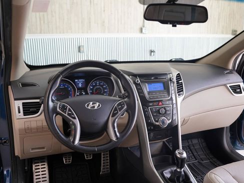 Used 2014 Hyundai Elantra GT w/ Option Group 02 FWD image 11