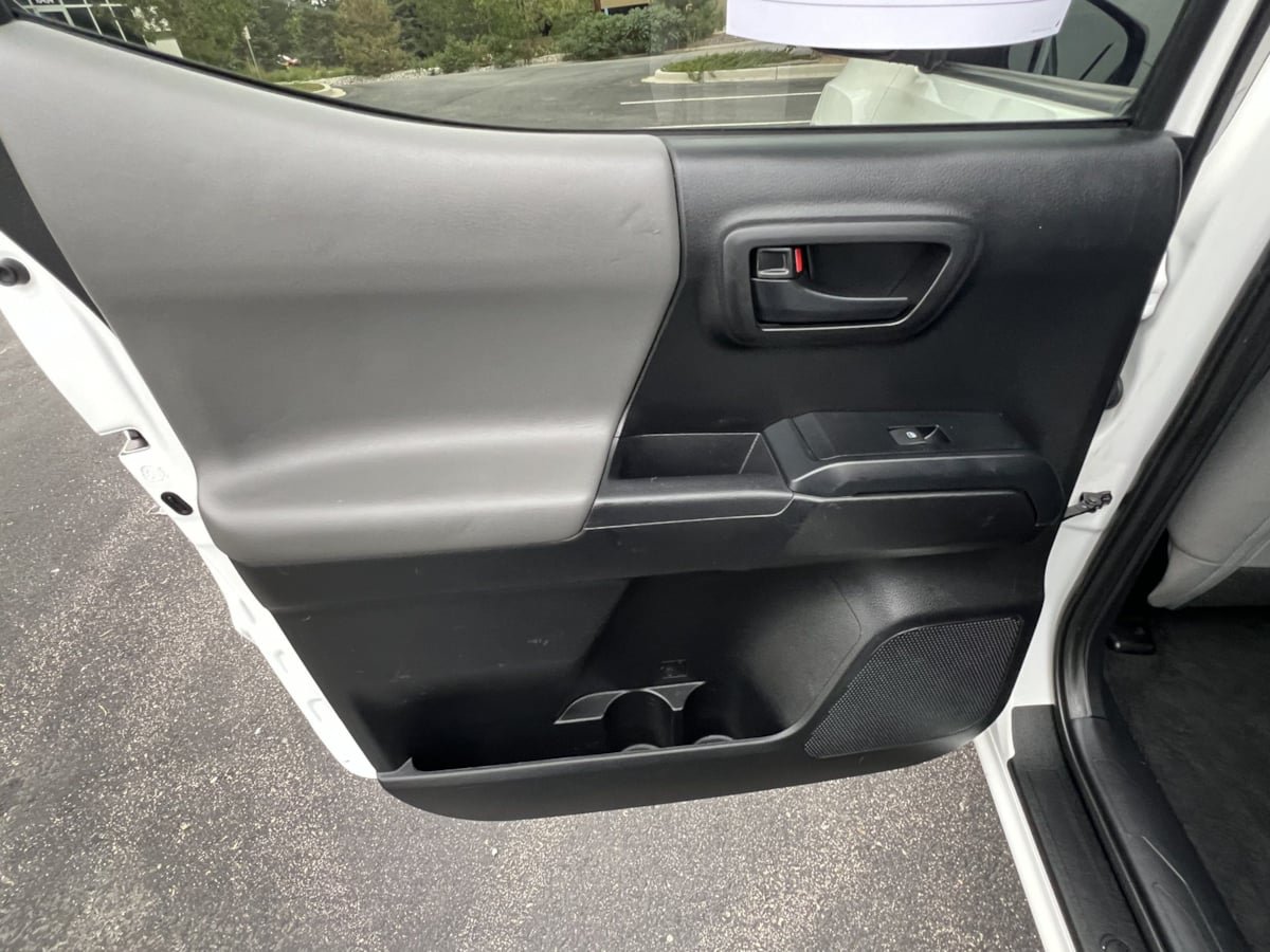 Used 2021 Toyota Tacoma SR AWD/4WD image 16