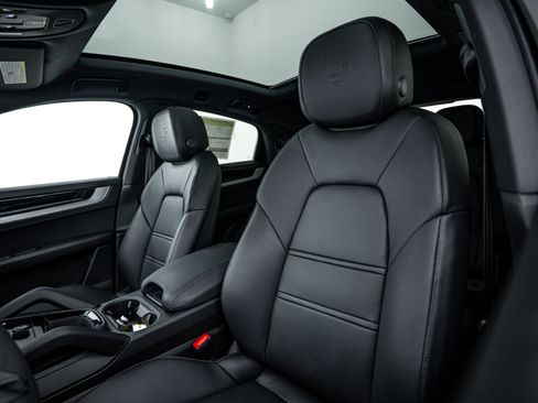 New 2026 Porsche Cayenne E-Hybrid Coupe image 21
