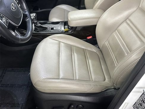 Used 2020 Kia Sorento EX image 14