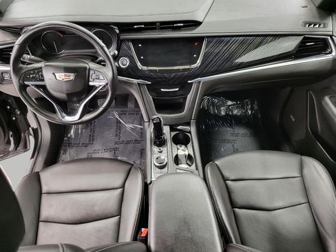 Certified 2025 Cadillac XT6 Premium Luxury image 7