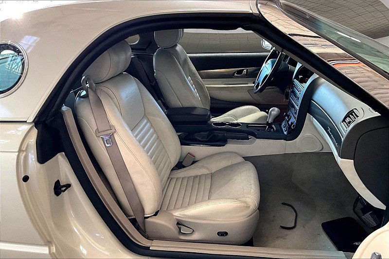 Used 2005 Ford Thunderbird 50th Anniversary RWD image 5