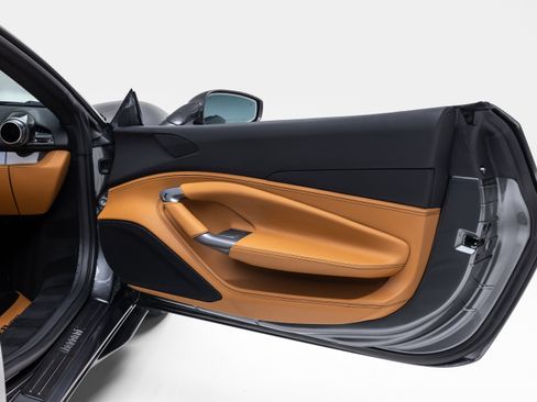 Certified 2022 Ferrari F8 Tributo RWD image 57