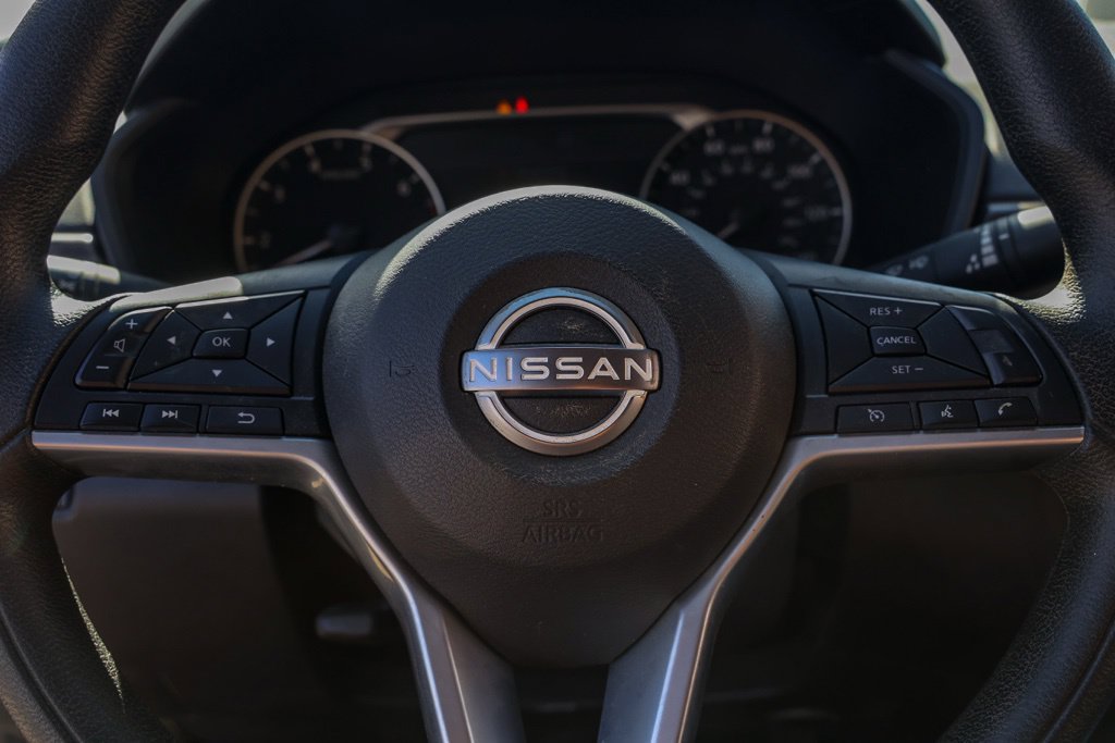 Used 2025 Nissan Altima 2.5 SV FWD image 26