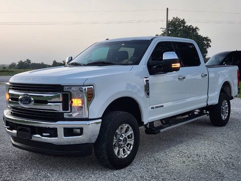Used 2018 Ford F250 XLT w/ XLT Premium Package AWD/4WD image 1