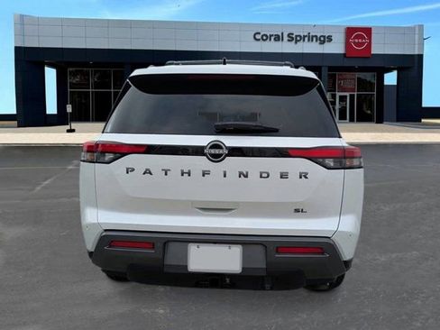 New 2026 Nissan Pathfinder SL w/ SL Premium Package FWD image 4