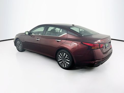Used 2025 Nissan Altima 2.5 SV FWD image 5
