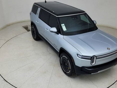 Used 2025 Rivian R1S Adventure image 81