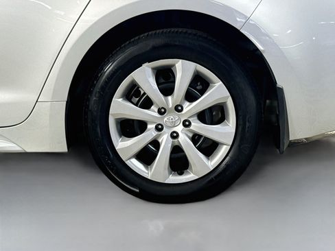 Used 2025 Toyota Corolla LE FWD image 37