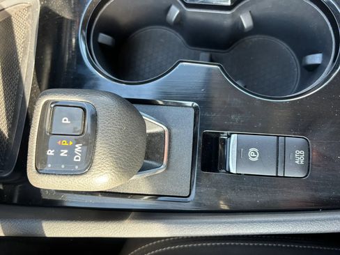 Used 2025 Nissan Rogue SV AWD/4WD image 16
