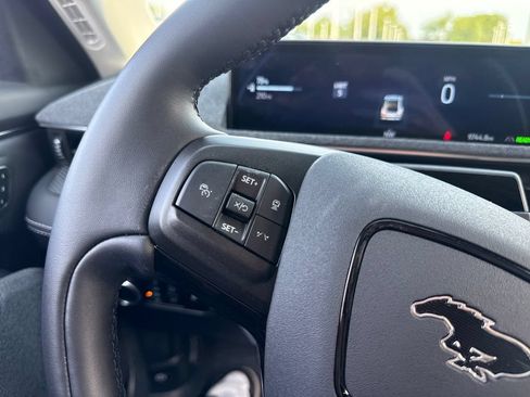 Used 2025 Ford Mustang Mach-E Premium AWD/4WD image 35