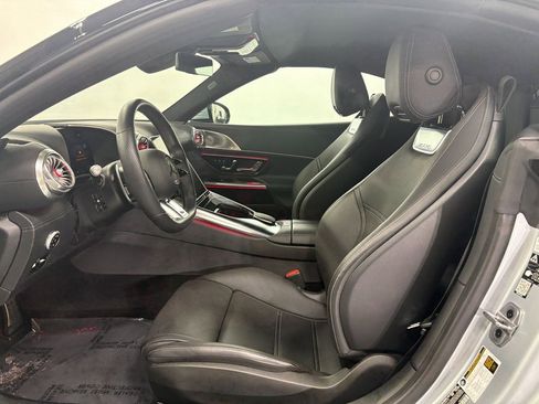 Used 2022 Mercedes-Benz SL 55 AMG 4MATIC w/ Driver Assistance Package image 10