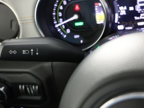 Used 2022 Jeep Wrangler Unlimited Sahara image 24