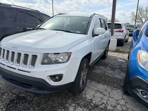 Used 2016 Jeep Compass High Altitude image 3