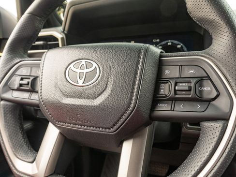 Used 2025 Toyota 4Runner TRD Off-Road Premium AWD/4WD image 29