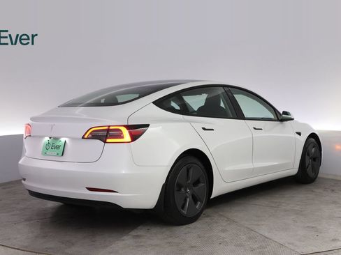 Used 2023 Tesla Model 3 Standard Range RWD image 3