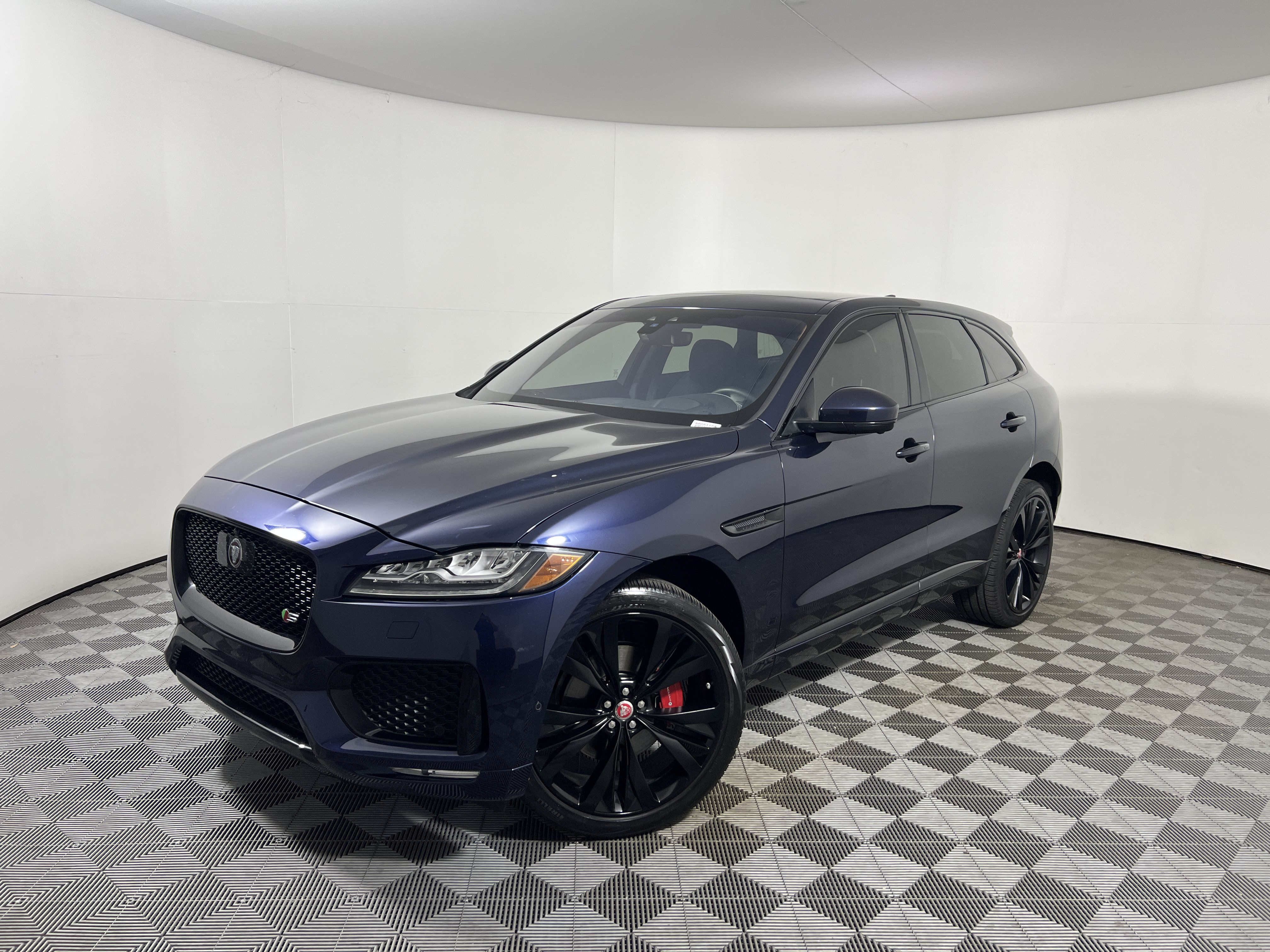 Used 2019 Jaguar F-PACE S AWD/4WD image 1