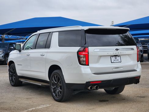 Used 2023 Chevrolet Suburban High Country image 5