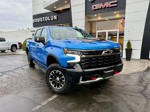 Used 2025 Chevrolet Silverado 1500 ZR2 w/ Technology Package image 5