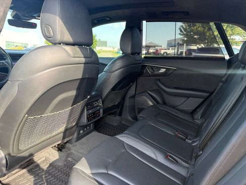 Used 2019 Audi Q8 Prestige w/ Luxury Package AWD/4WD image 7