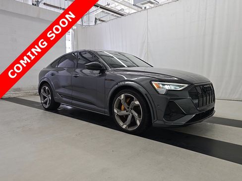 Used 2022 Audi e-tron S Prestige AWD/4WD image 3