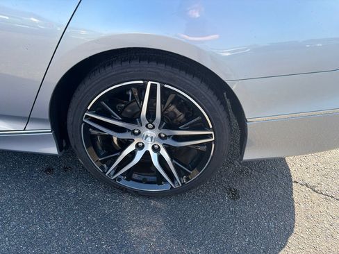 Used 2022 Honda Accord Touring image 11