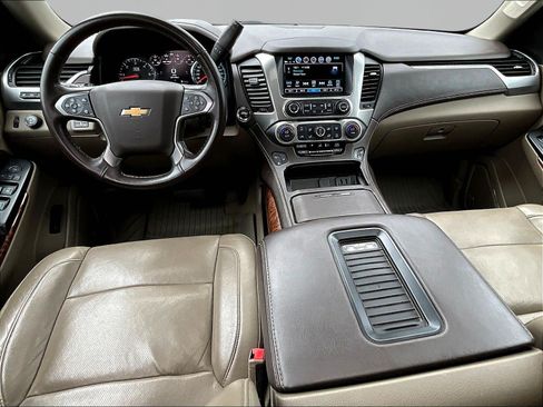 Used 2020 Chevrolet Suburban Premier AWD/4WD image 7