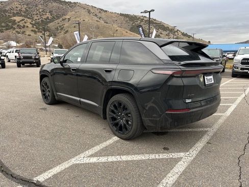 Used 2025 Jeep Wagoneer S Launch Edition w/ Trailer Tow Group image 6