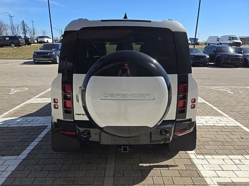 Certified 2024 Land Rover Defender 90 X-Dynamic SE image 6