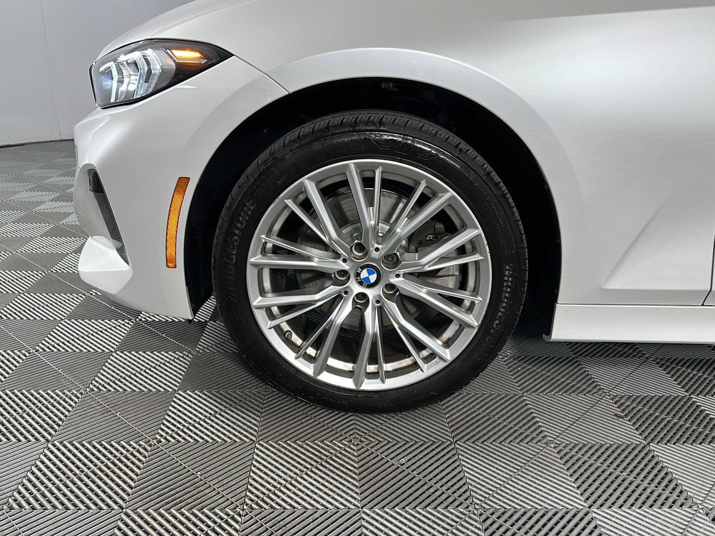 Used 2023 BMW 330i xDrive Sedan w/ Driving Assistance Package AWD/4WD image 9