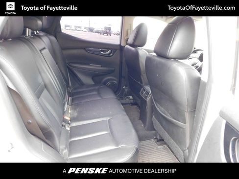 Used 2017 Nissan Rogue Sport SL w/ SL Premium Package image 5