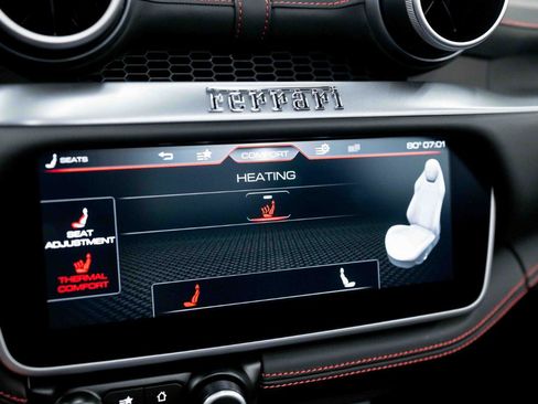 Used 2019 Ferrari Portofino RWD image 61