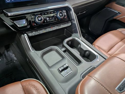 Used 2024 GMC Sierra 3500 Denali Ultimate image 13