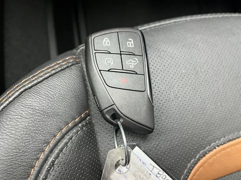 Certified 2025 GMC Sierra 2500 AT4 w/ Technology Package image 31