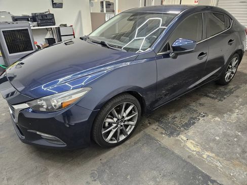 Used 2018 MAZDA MAZDA3 Touring FWD image 10