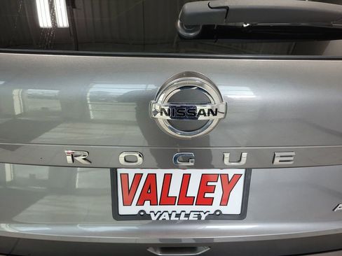 Used 2021 Nissan Rogue S image 19