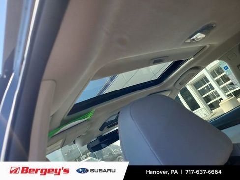 Certified 2022 Subaru Crosstrek 2.5i Limited w/ Moonroof Package 2 AWD/4WD image 17